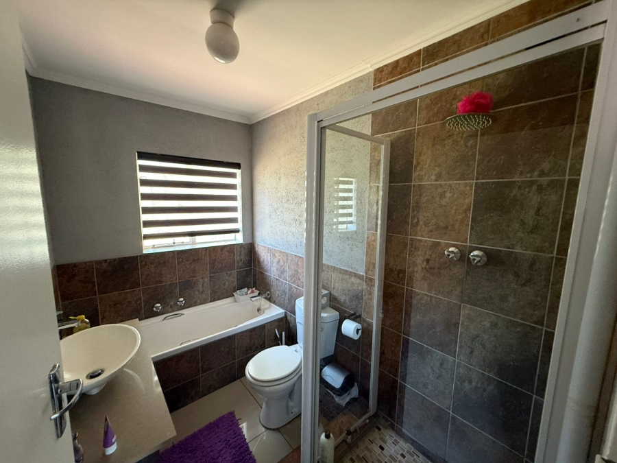 4 Bedroom Property for Sale in Berario Gauteng