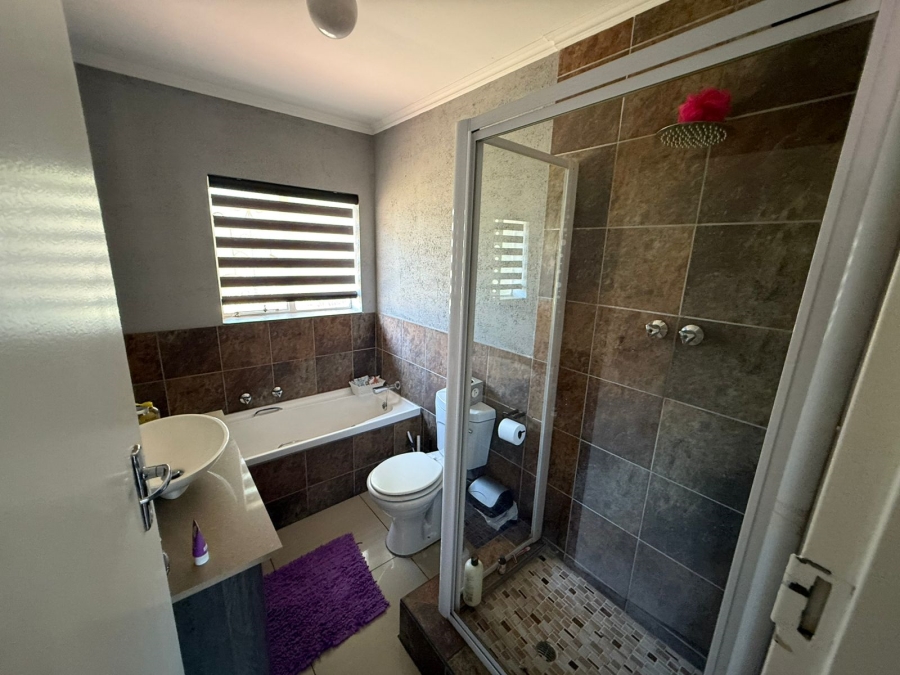 4 Bedroom Property for Sale in Berario Gauteng