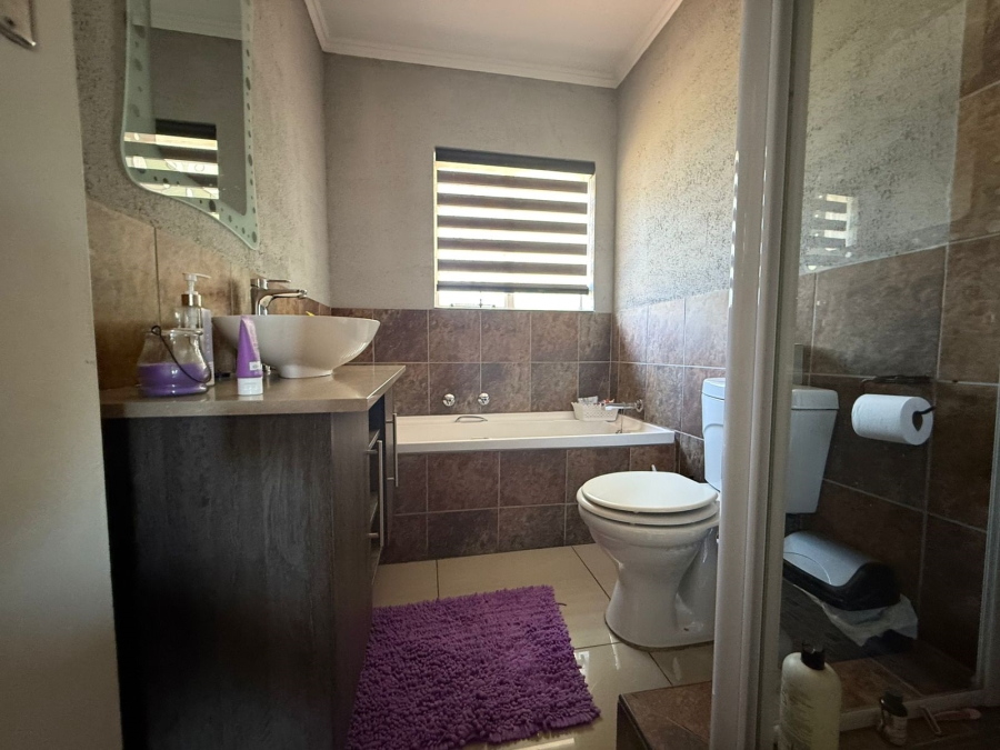 4 Bedroom Property for Sale in Berario Gauteng