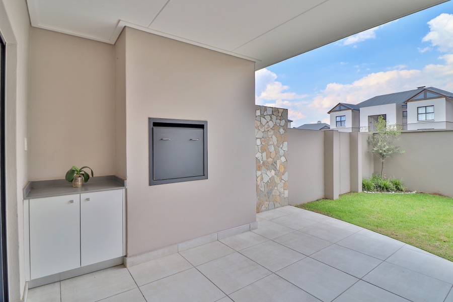 3 Bedroom Property for Sale in The Polofields Gauteng