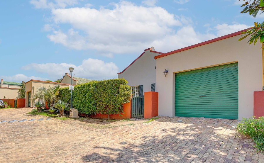 2 Bedroom Property for Sale in Halfway Gardens Gauteng