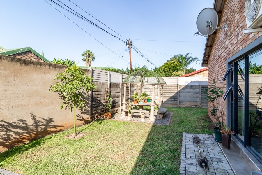 3 Bedroom Property for Sale in Waverley Gauteng