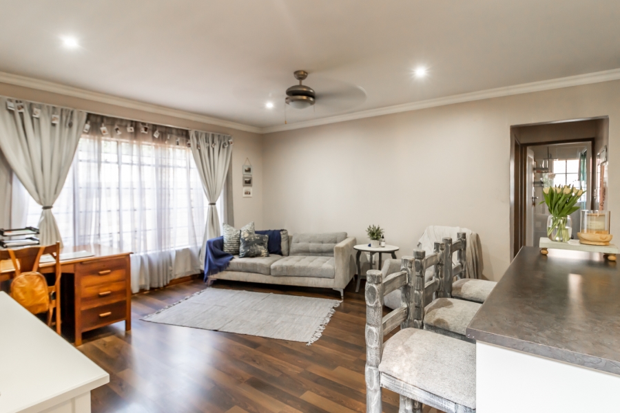 3 Bedroom Property for Sale in Waverley Gauteng