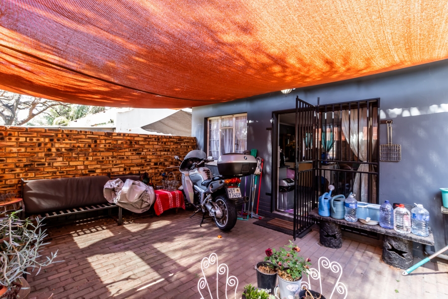 3 Bedroom Property for Sale in Waverley Gauteng