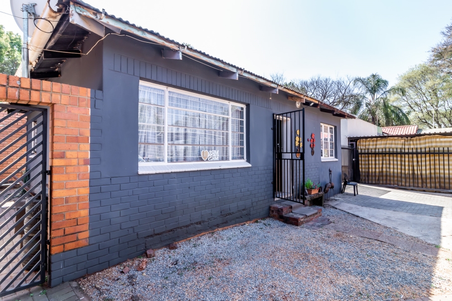 3 Bedroom Property for Sale in Waverley Gauteng