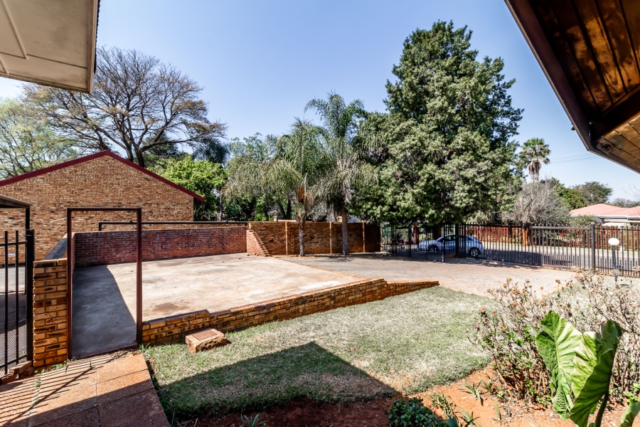 3 Bedroom Property for Sale in Waverley Gauteng