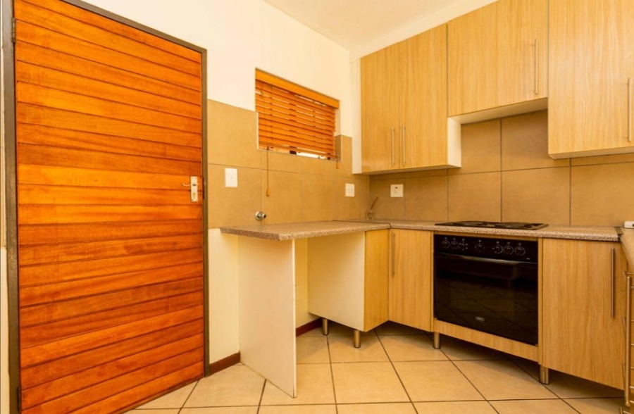 To Let 2 Bedroom Property for Rent in Noordwyk Gauteng