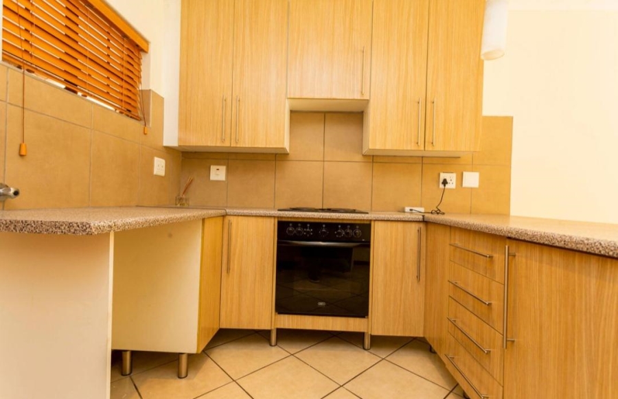 To Let 2 Bedroom Property for Rent in Noordwyk Gauteng