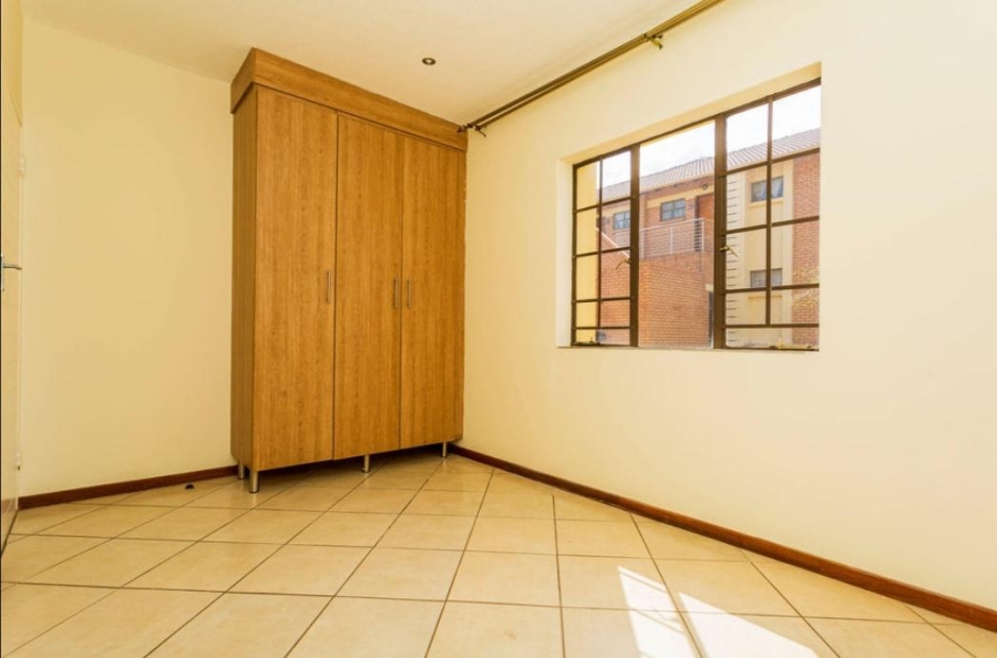 To Let 2 Bedroom Property for Rent in Noordwyk Gauteng