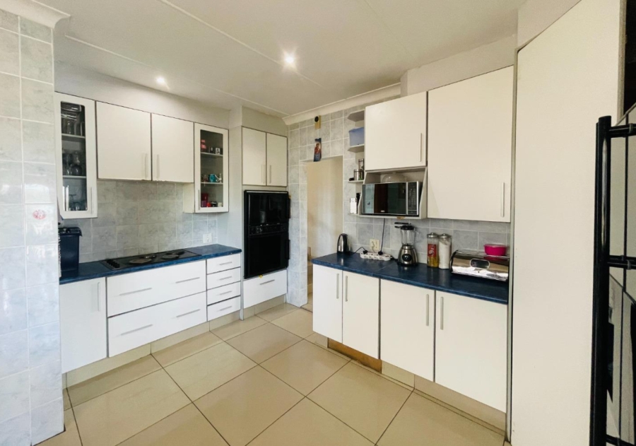 4 Bedroom Property for Sale in Gillview Gauteng