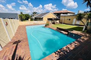 4 Bedroom Property for Sale in Gillview Gauteng