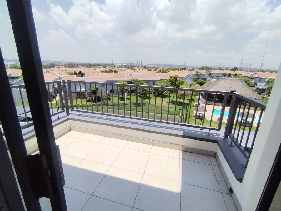 2 Bedroom Property for Sale in Greenstone Crest Gauteng