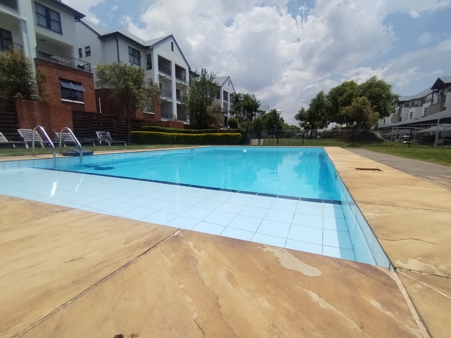 2 Bedroom Property for Sale in Greenstone Crest Gauteng