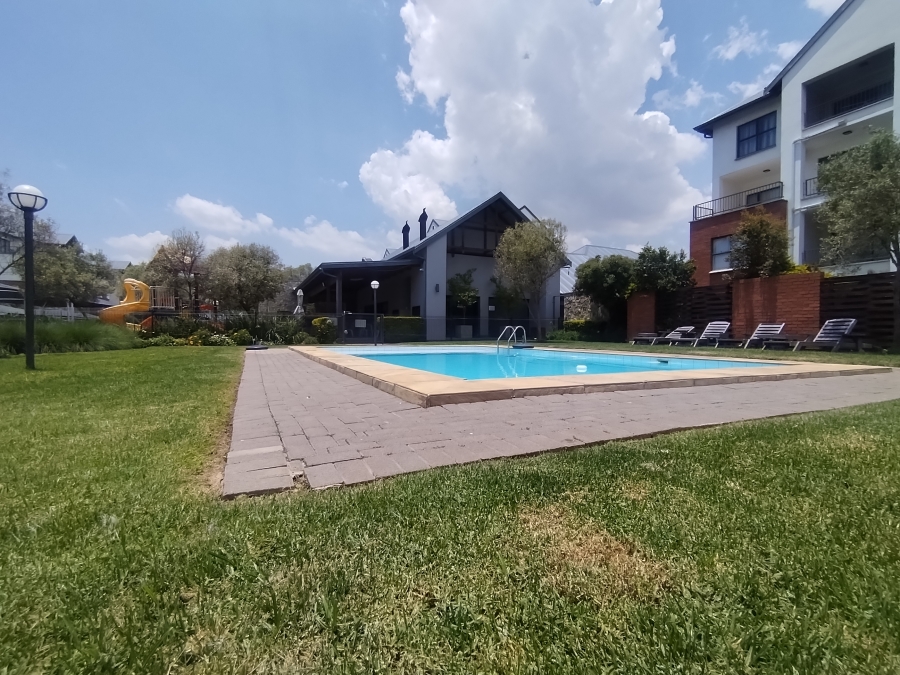 2 Bedroom Property for Sale in Greenstone Crest Gauteng