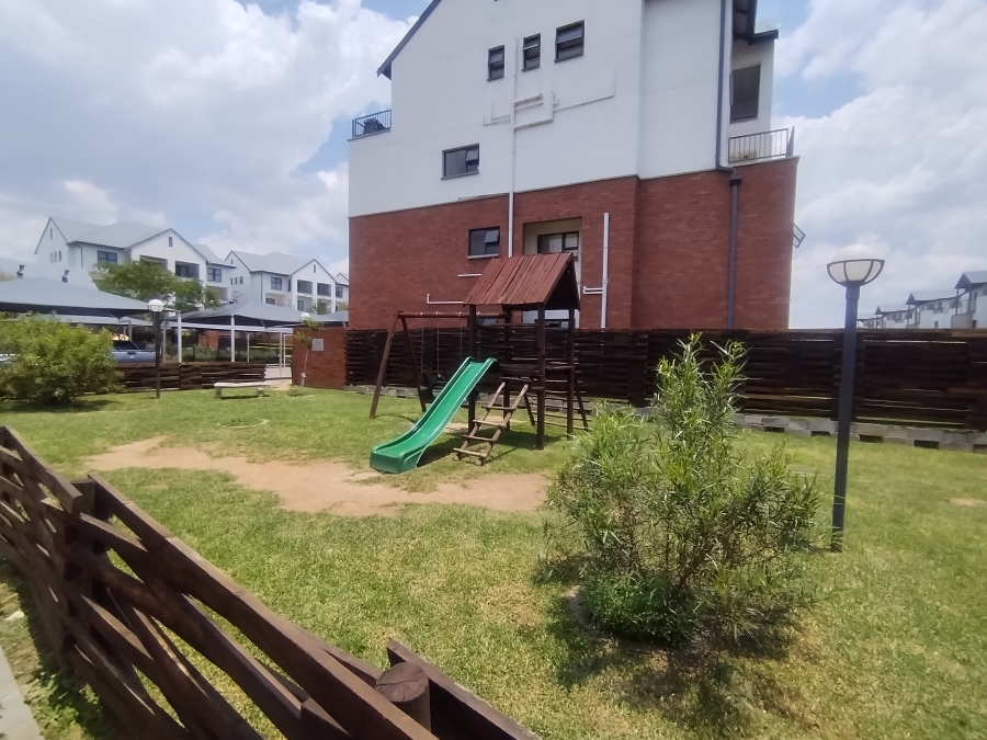 2 Bedroom Property for Sale in Greenstone Crest Gauteng