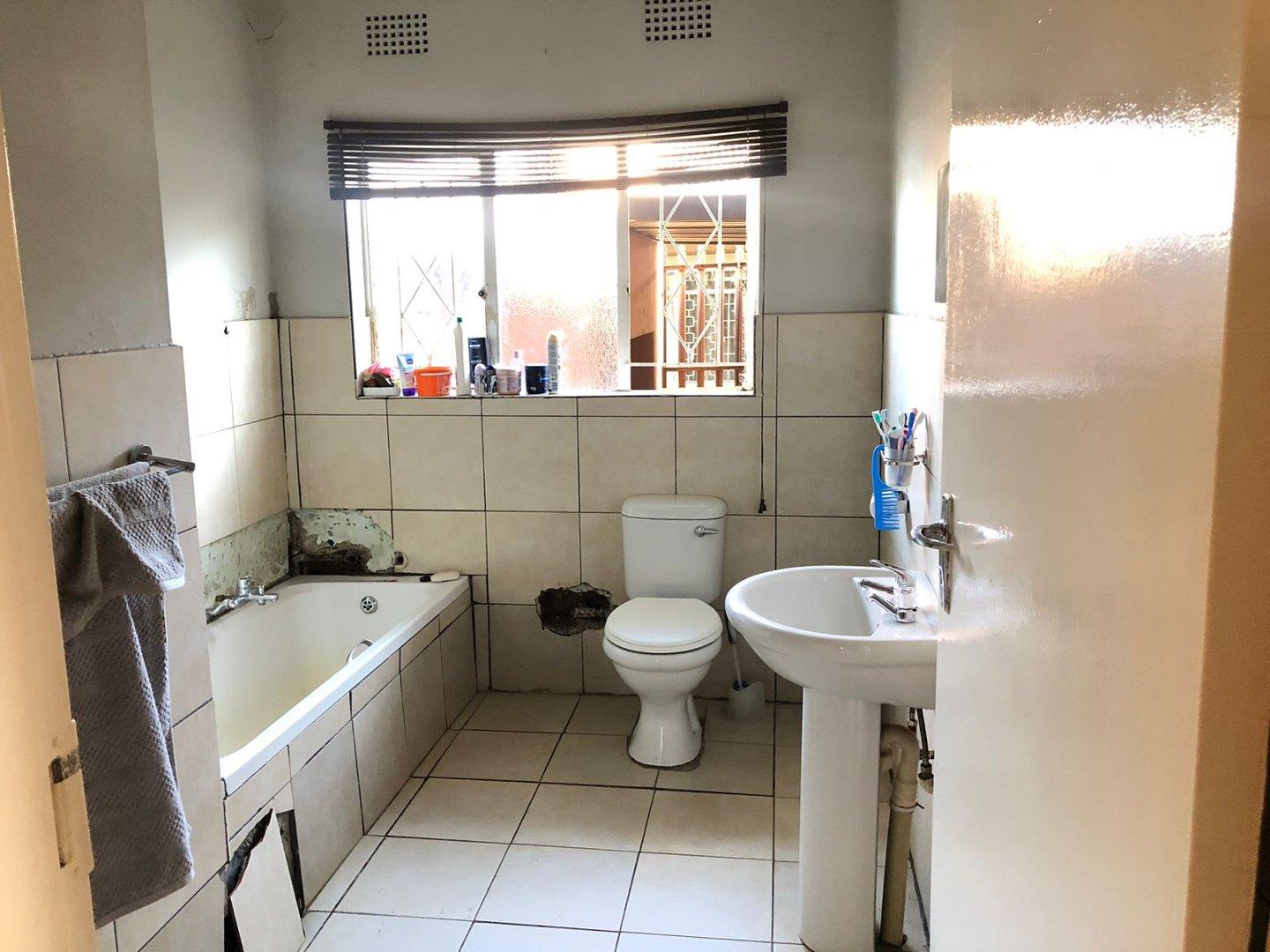3 Bedroom Property for Sale in Roodepoort North Gauteng