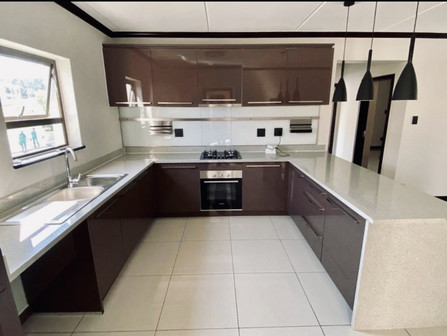 To Let 2 Bedroom Property for Rent in Blue Hills Gauteng