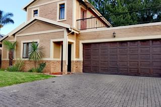 To Let 4 Bedroom Property for Rent in Halfway Gardens Gauteng