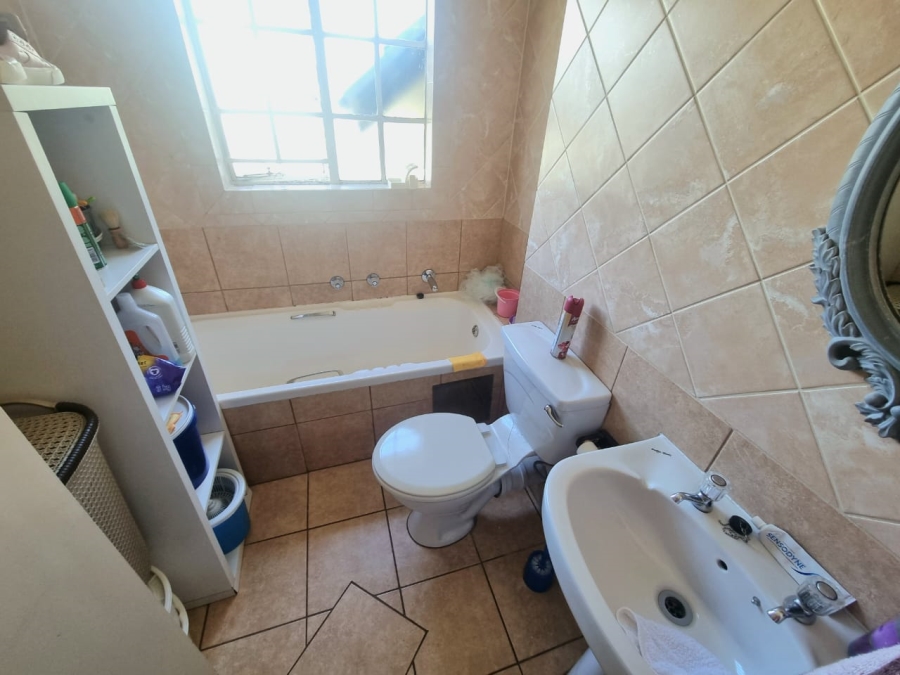 3 Bedroom Property for Sale in Bassonia Gauteng