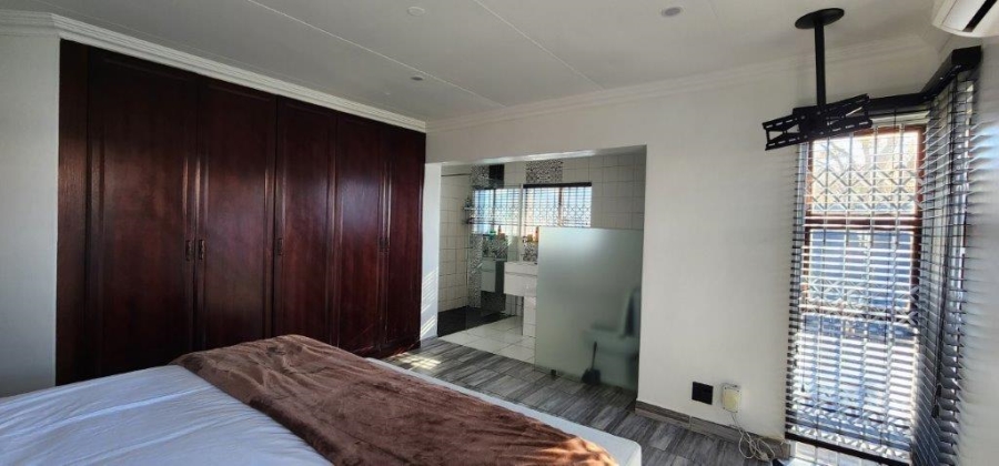 4 Bedroom Property for Sale in Erasmuskloof Gauteng