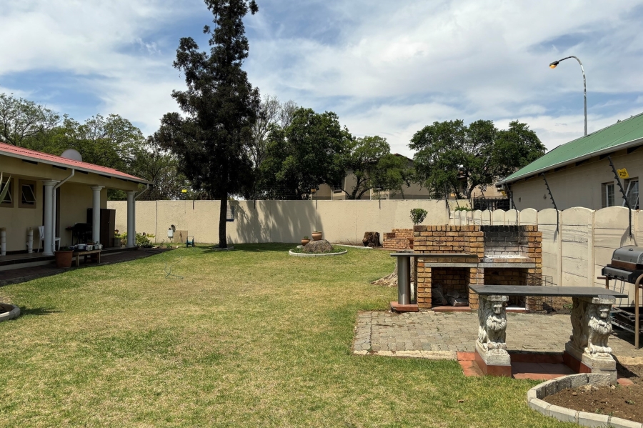 To Let 1 Bedroom Property for Rent in Witfield Gauteng