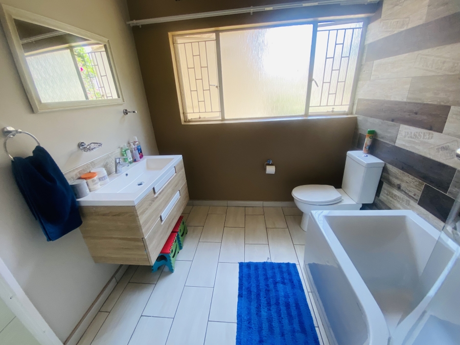 4 Bedroom Property for Sale in Alberante Gauteng