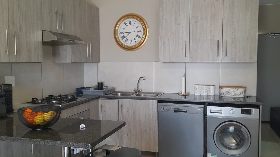 To Let 2 Bedroom Property for Rent in Glen Austin Gauteng