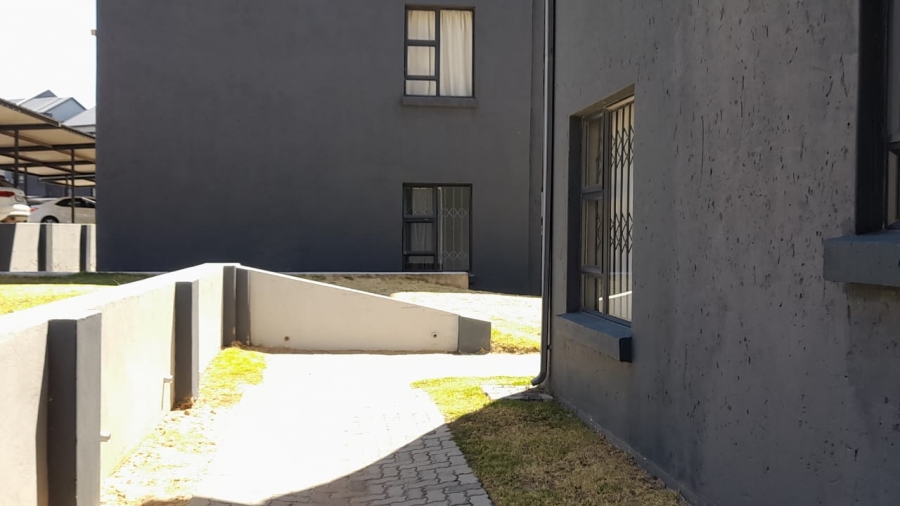 To Let 2 Bedroom Property for Rent in Glen Austin Gauteng