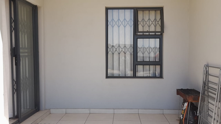 To Let 2 Bedroom Property for Rent in Glen Austin Gauteng