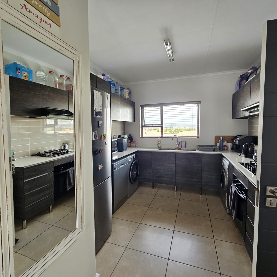 2 Bedroom Property for Sale in Greenstone Crest Gauteng