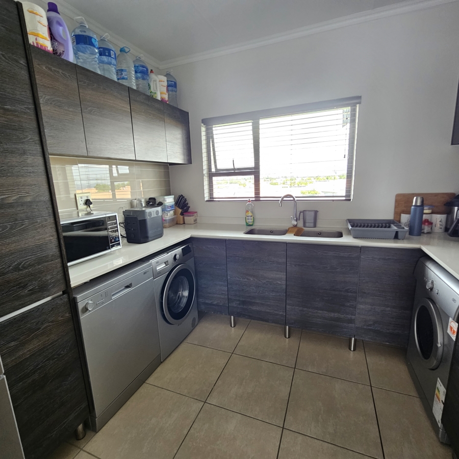 2 Bedroom Property for Sale in Greenstone Crest Gauteng