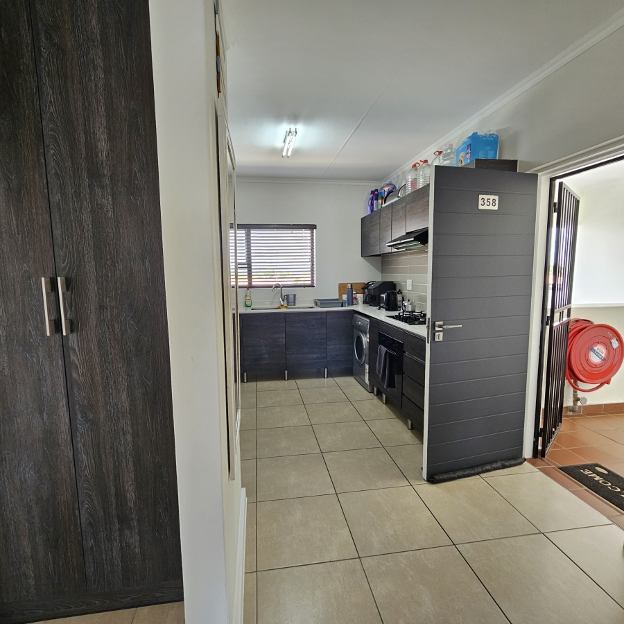 2 Bedroom Property for Sale in Greenstone Crest Gauteng