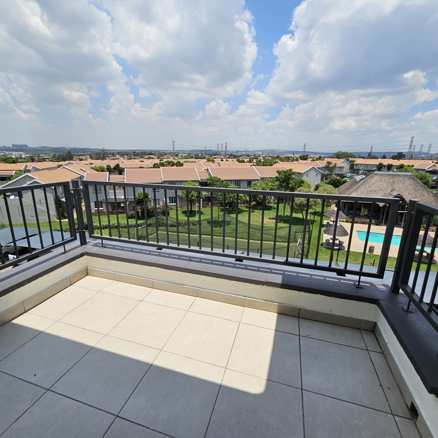 2 Bedroom Property for Sale in Greenstone Crest Gauteng