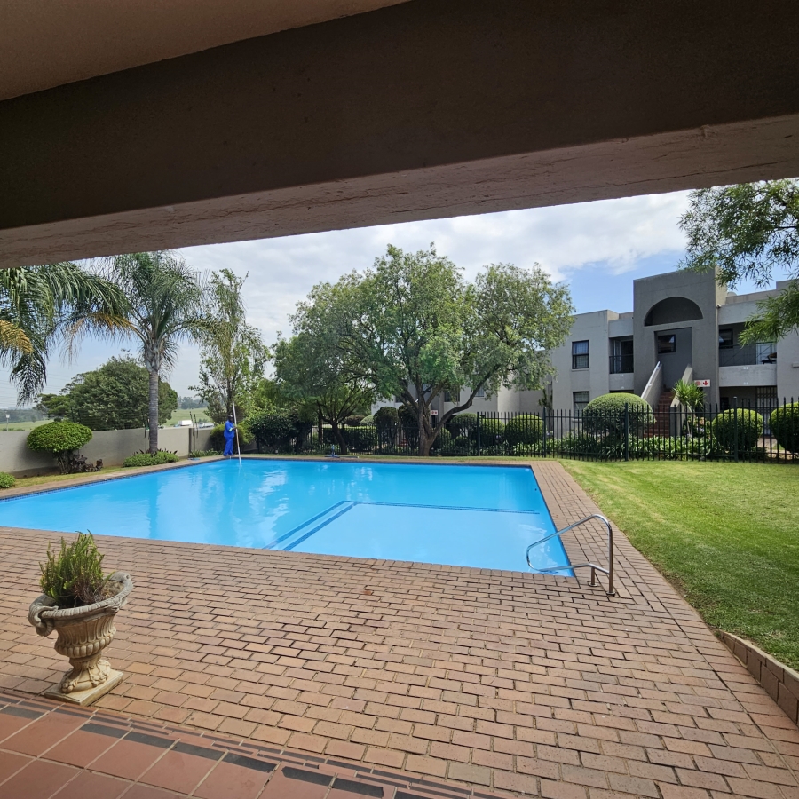 2 Bedroom Property for Sale in Marais Steyn Park Gauteng