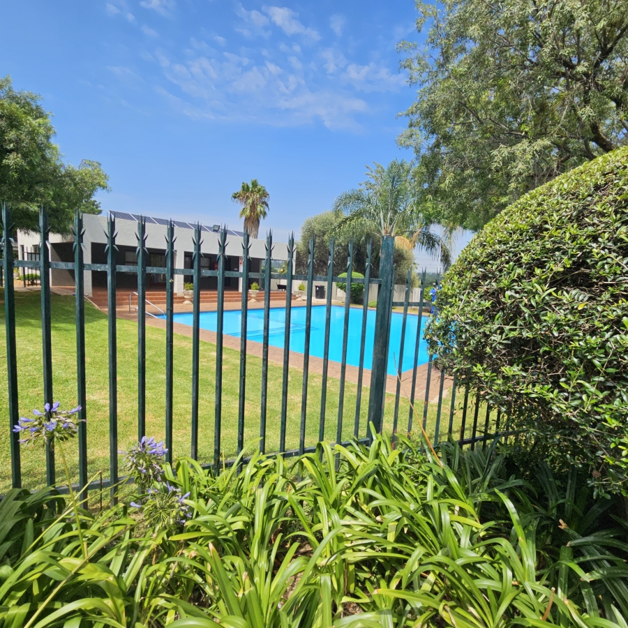 2 Bedroom Property for Sale in Marais Steyn Park Gauteng