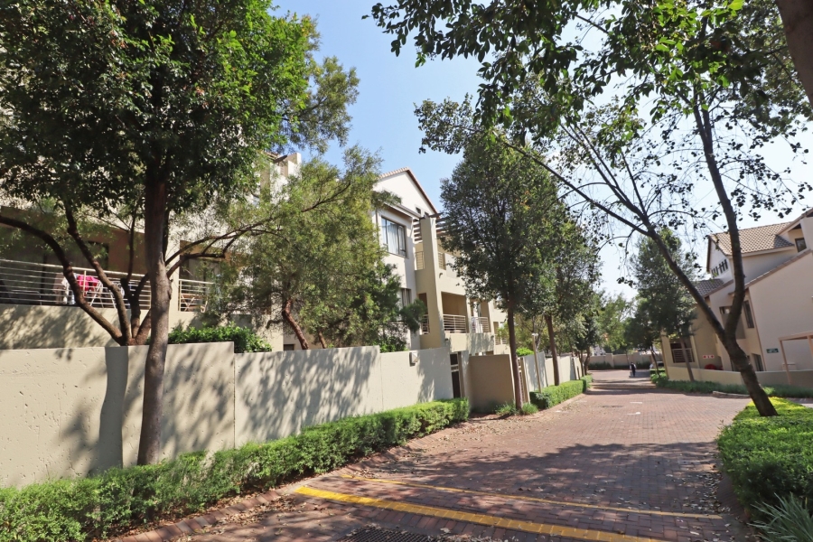 1 Bedroom Property for Sale in Bryanston Gauteng