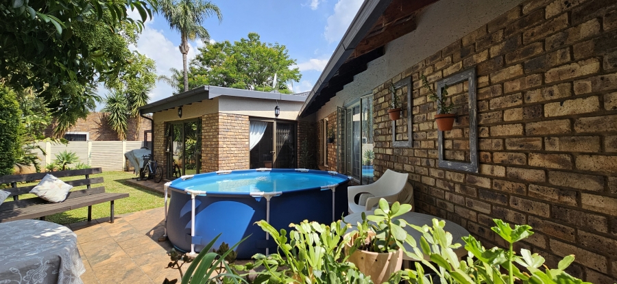 3 Bedroom Property for Sale in Sinoville Gauteng