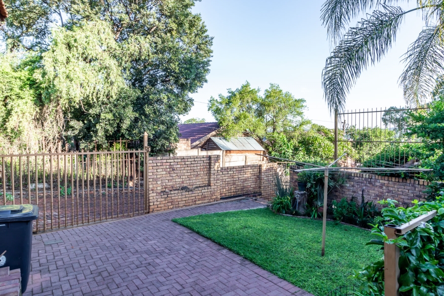 3 Bedroom Property for Sale in Waverley Gauteng