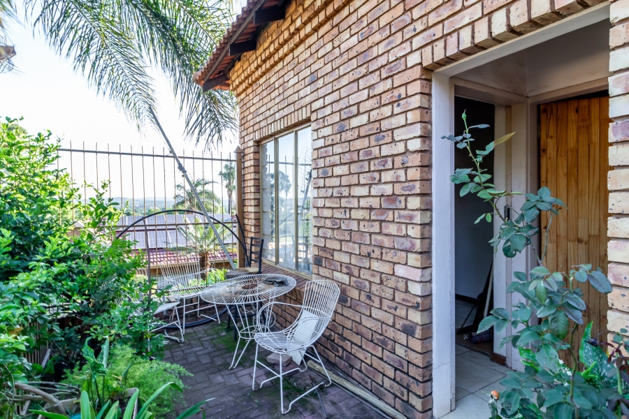 3 Bedroom Property for Sale in Waverley Gauteng