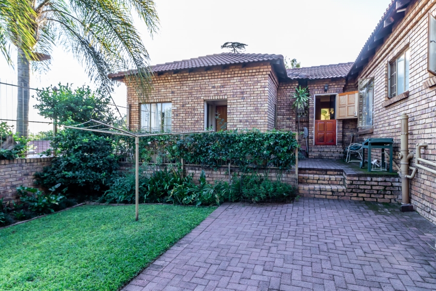 3 Bedroom Property for Sale in Waverley Gauteng