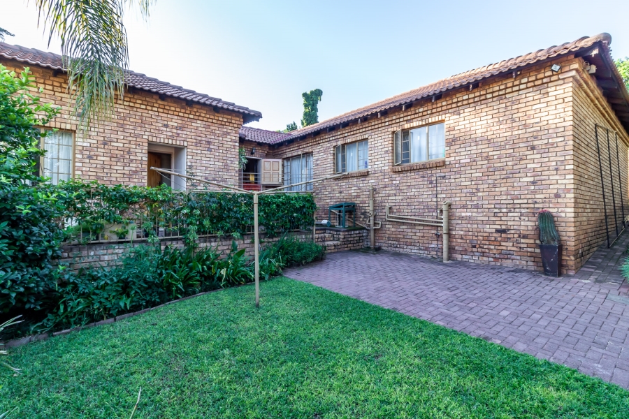 3 Bedroom Property for Sale in Waverley Gauteng