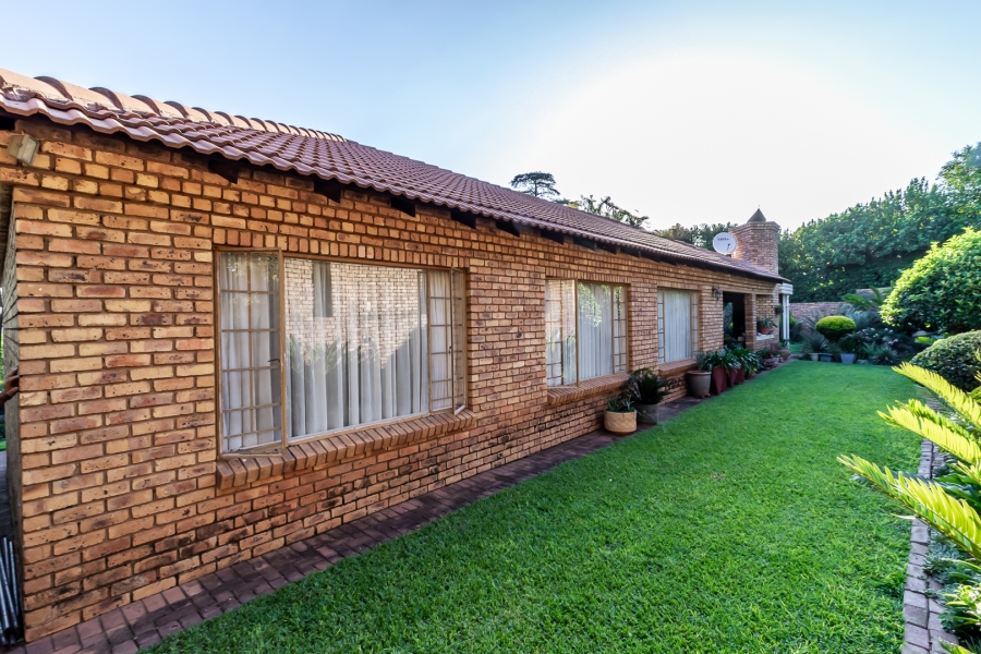 3 Bedroom Property for Sale in Waverley Gauteng