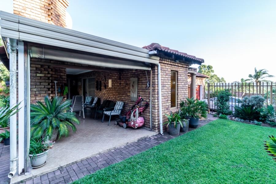 3 Bedroom Property for Sale in Waverley Gauteng