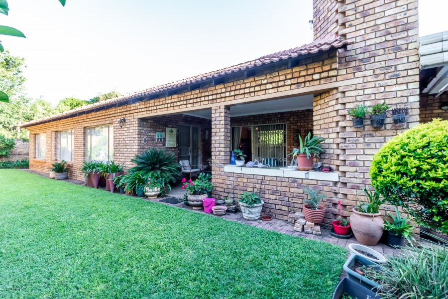 3 Bedroom Property for Sale in Waverley Gauteng