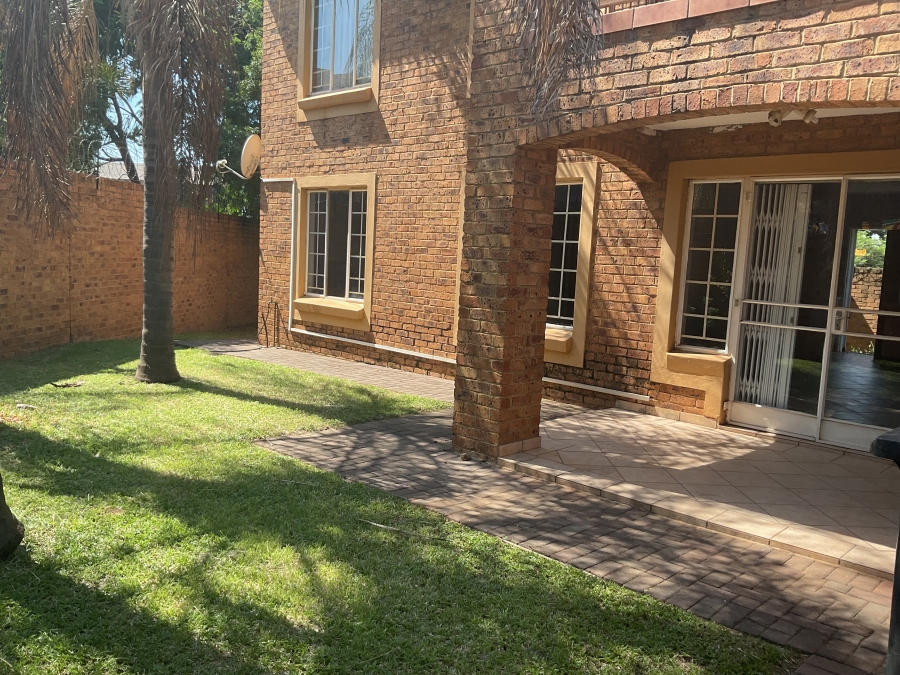 2 Bedroom Property for Sale in Monavoni Gauteng