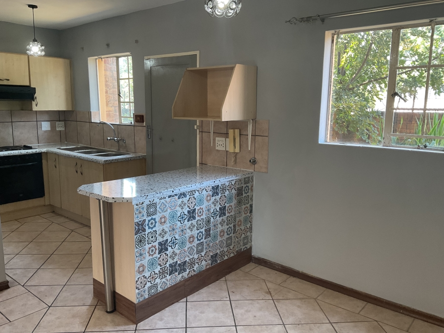 2 Bedroom Property for Sale in Monavoni Gauteng