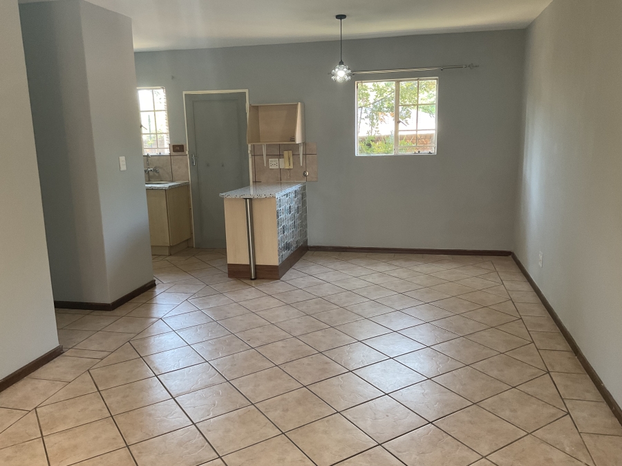 2 Bedroom Property for Sale in Monavoni Gauteng