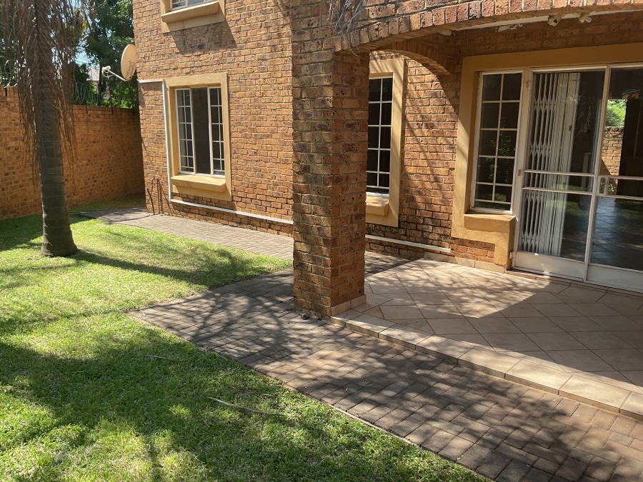 2 Bedroom Property for Sale in Monavoni Gauteng