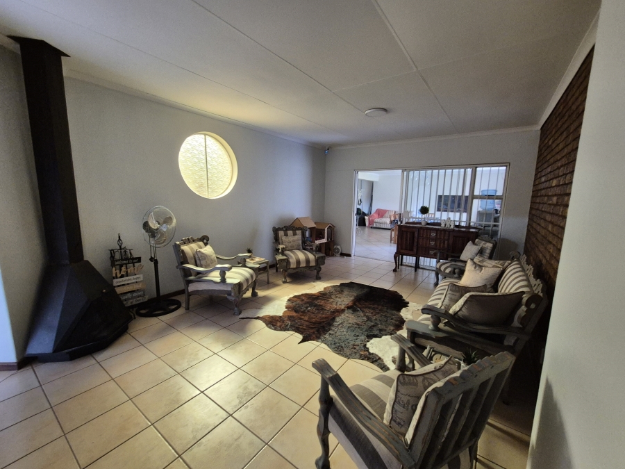 5 Bedroom Property for Sale in Eldoraigne Gauteng