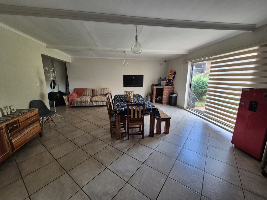 5 Bedroom Property for Sale in Eldoraigne Gauteng